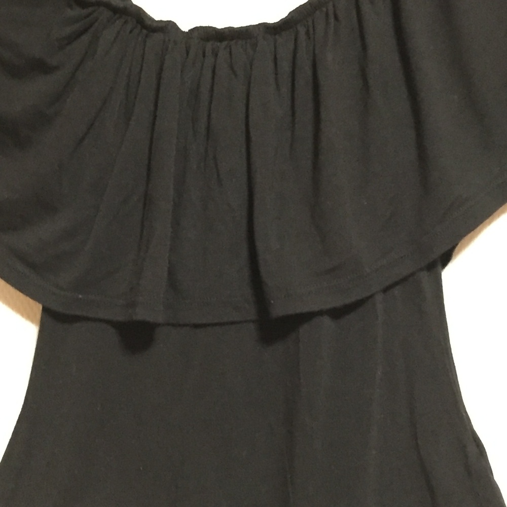 •💥Black ruffle neckline knit bodysuit💥